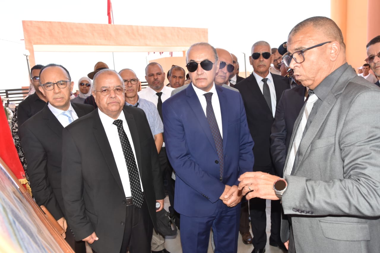 قلعة السراغنة: بمناسبة دكرى عيد العرش المجيد عامل الإقليم يدشن عدة مشاريع تنموية ويتفقد سير الأشغال بأخرى و ينصت إلى المواطنين. 5 1000302877