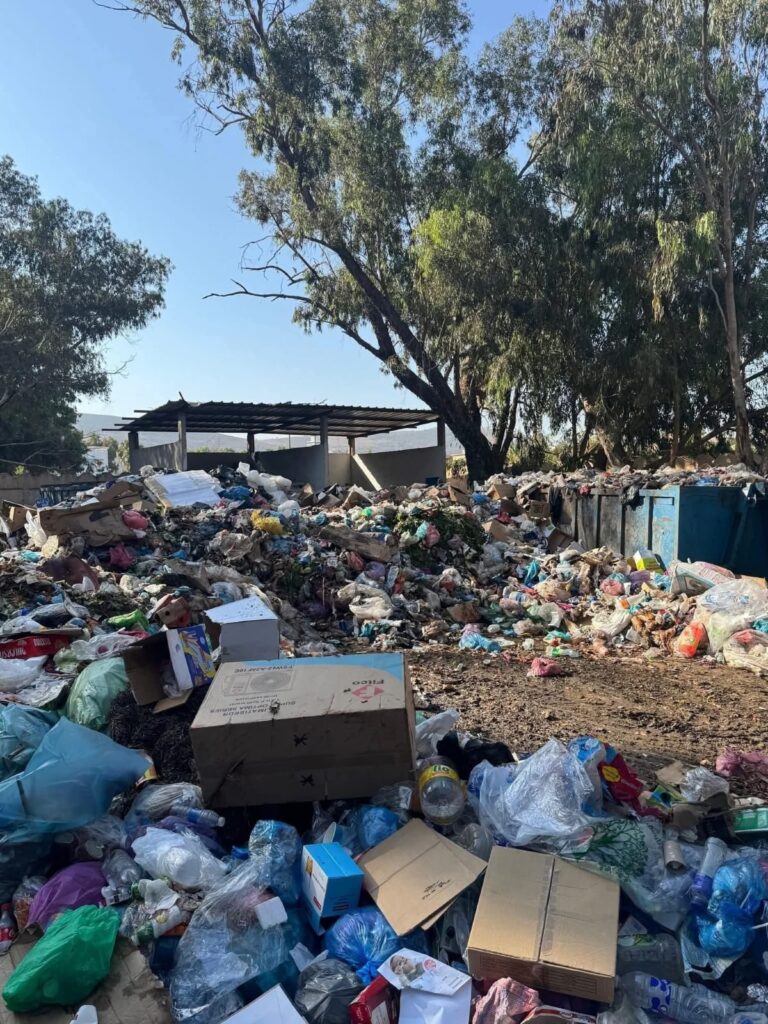 السعيدية تغرق في الأزبال… موسم سياحي يتحوّل إلى فضيحة بيئية وسط صمت المسؤولين 4 1000303669