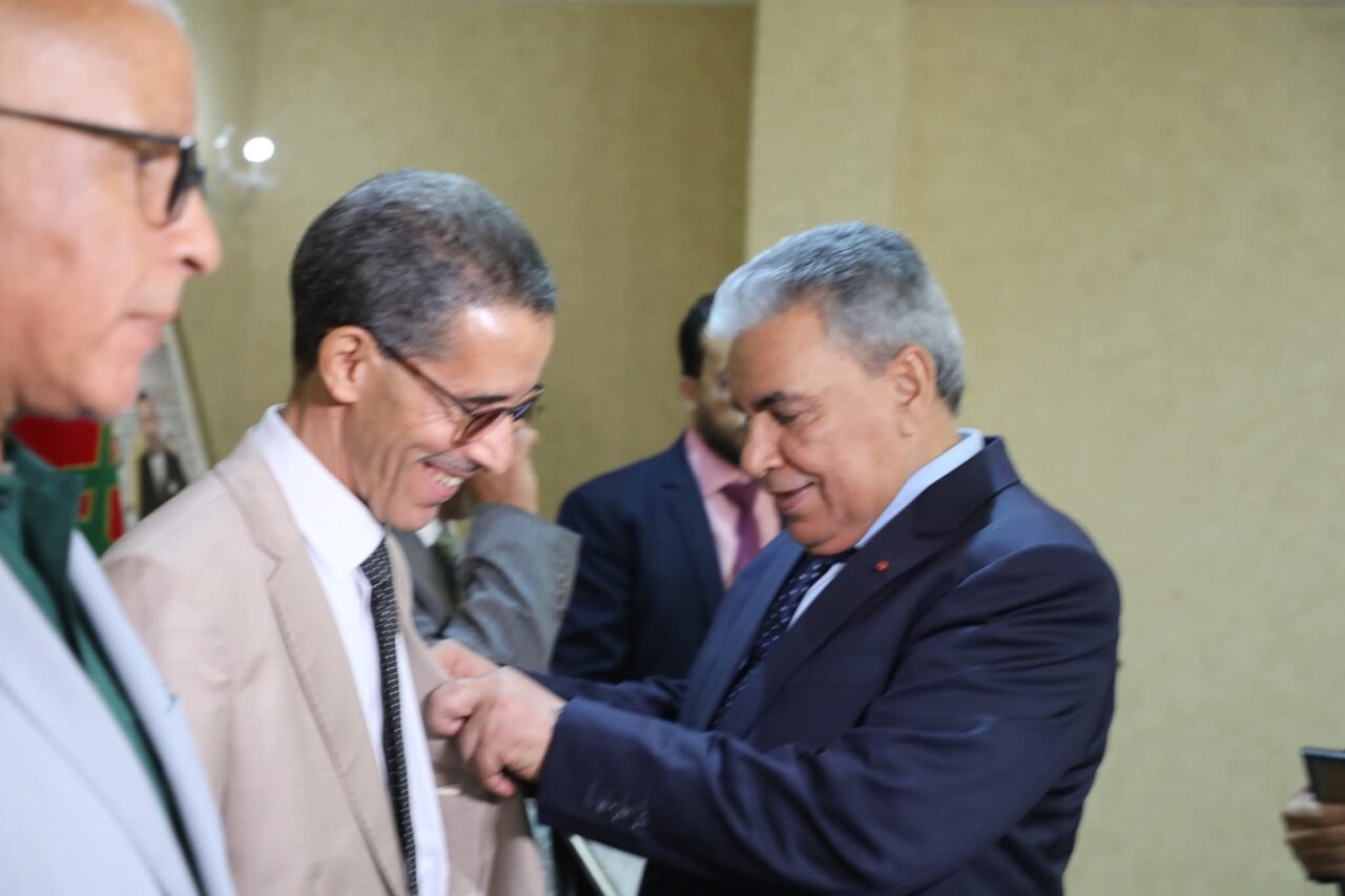 السيد والي جهة كلميم وادنون عامل إقليم كلميم يشرف على توزيع الاوسمة الملكية على متقاعدي القطاع والمقبلين على التقاعد. 8 1000303935