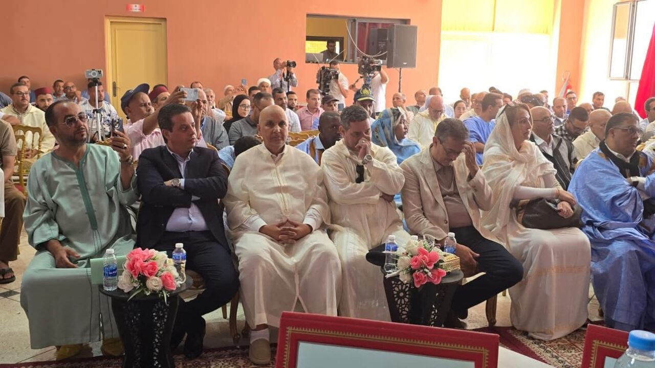 بالصور : البرلماني هشام المهاجري يواكب أشغال ندوة وطنية حول مغربية الصحراء ضمن فعاليات موسم سيدي المختار السباعي 4 1000319685