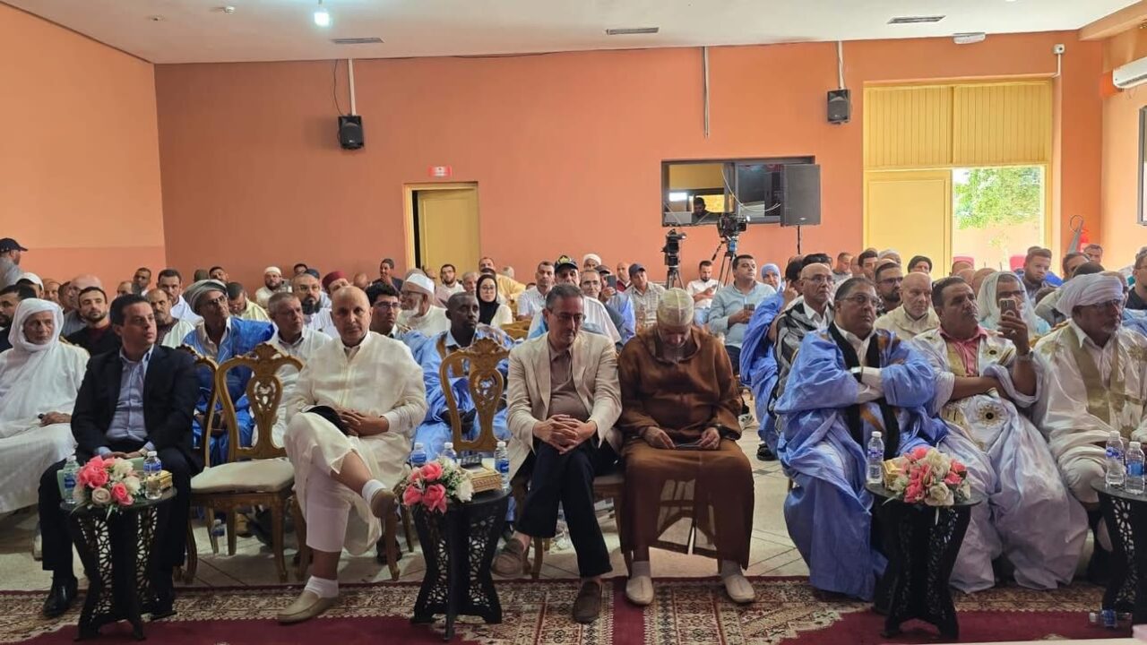 بالصور : البرلماني هشام المهاجري يواكب أشغال ندوة وطنية حول مغربية الصحراء ضمن فعاليات موسم سيدي المختار السباعي 8 1000319689