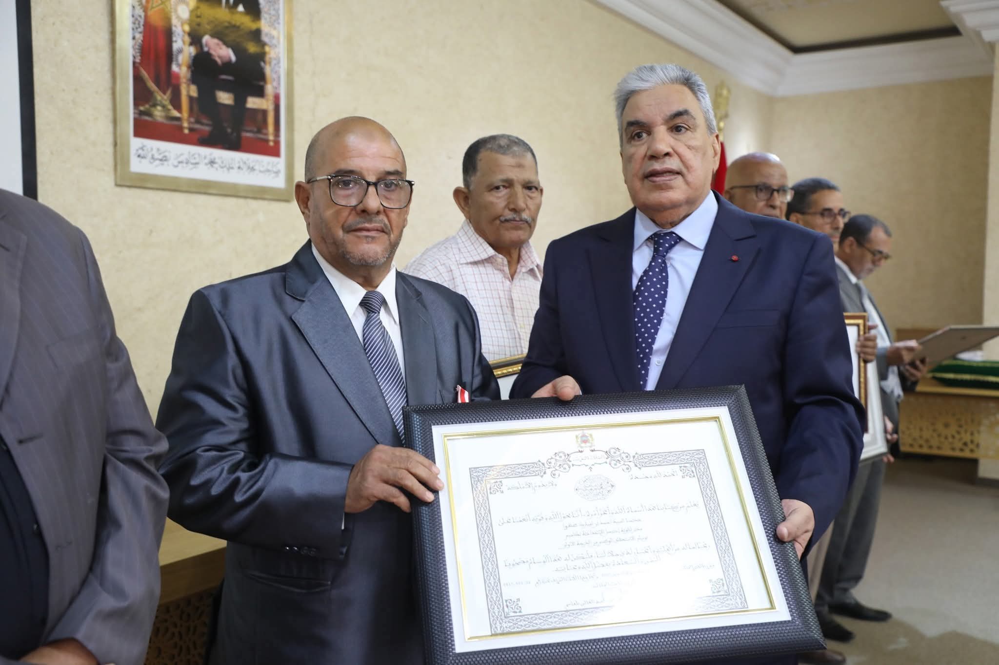 السيد والي جهة كلميم وادنون عامل إقليم كلميم يشرف على توزيع الاوسمة الملكية على متقاعدي القطاع والمقبلين على التقاعد. 1 IMG 20250801 WA0064