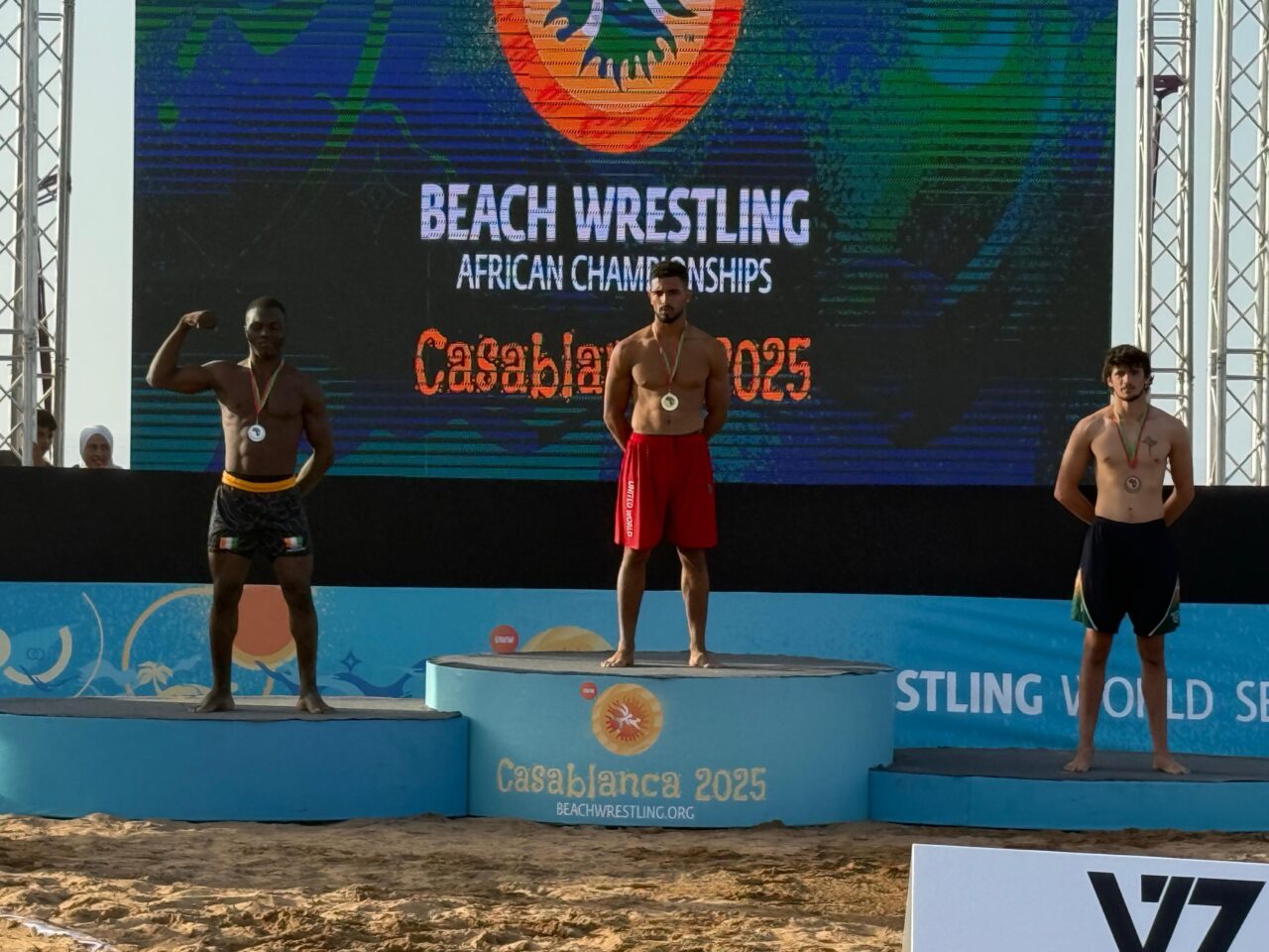 من الهراويين إلى منصة التتويج الإفريقية: عبد الحق ناجح يصنع مجدًا رياضيًا جديدًا 7 1000327005