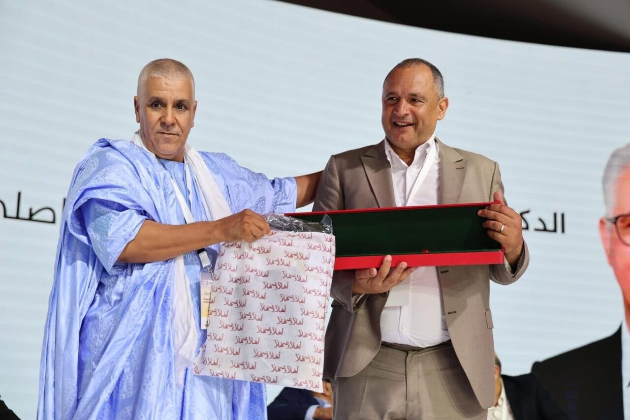 بالصور : "إعلان السمارة”.. حزب الاستقلال يجدد مواقفه الثابتة من القضية الوطنية ويدعو إلى جعل 2025 سنة الحسم 3 1000336463