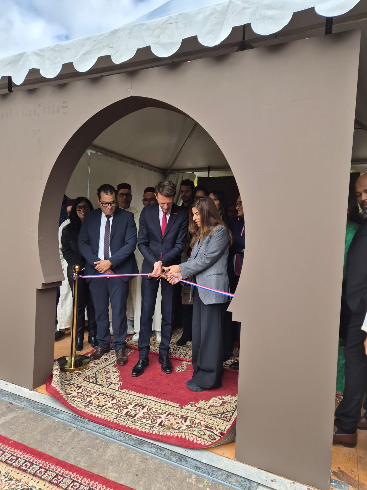 2b76adbb 6aed 4b3f b22b efe19a3e018b 1