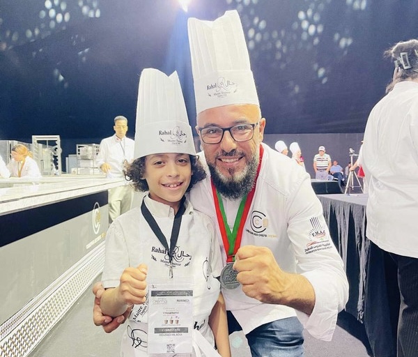 الحلويات المغربية تخطف الأضواء في “كريماي 2025” بتوقيع فؤاد بوطيبي 1 IMG 1820