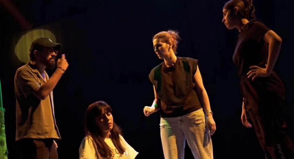 جدل في المغرب بعد عرض مسرحية "تخرشيش" حول زنا المحارم واغتصاب الأطفال 1 a660d7f35be031a747df05cac478d5ea