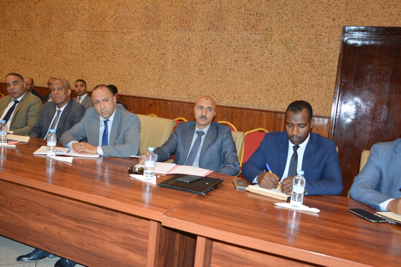 النيابة العامة بالرشيدية تعقد اجتماعها الثالث مع ضباط الشرطة القضائية لتعزيز التنسيق والنجاعة القضائية 3 1000363139