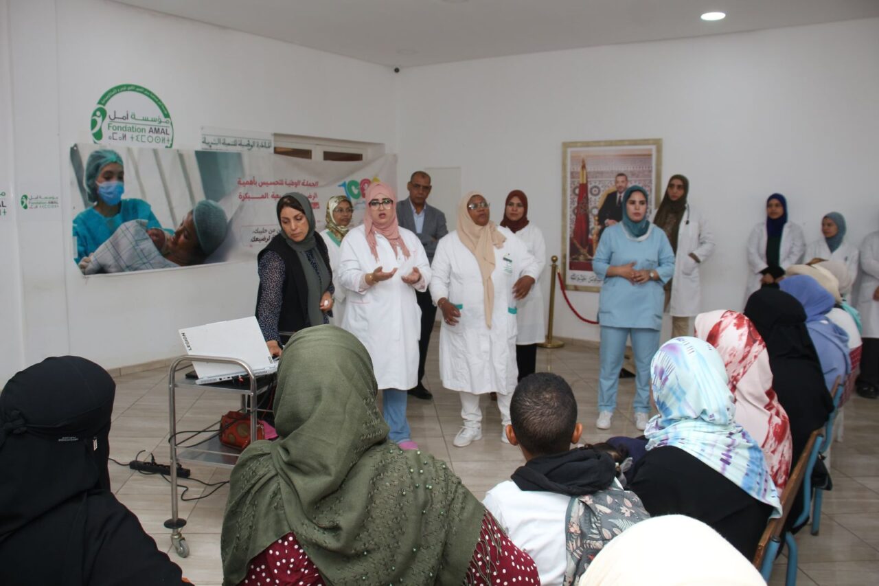 بالصور : حملة تحسيسية بمستوصف سيدي عمارة بمراكش لتشجيع الأمهات على الرضاعة الطبيعية المبكرة 5 1000368191