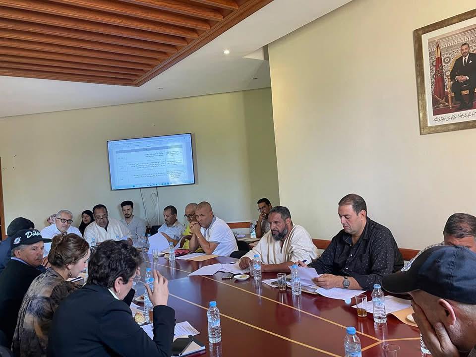 بالصور : لجنة المحافظة على الحرف والموروث الثقافي والحضاري تعقد اجتماعها بمراكش لتتبع برامج حماية التراث اللامادي 2 1000368304