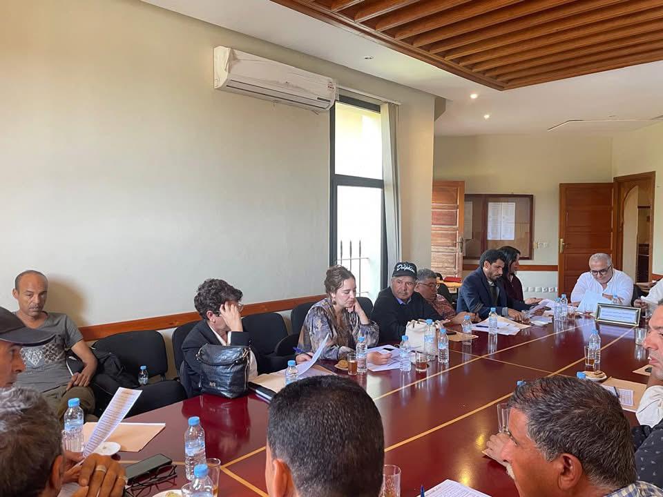 بالصور : لجنة المحافظة على الحرف والموروث الثقافي والحضاري تعقد اجتماعها بمراكش لتتبع برامج حماية التراث اللامادي 3 1000368305