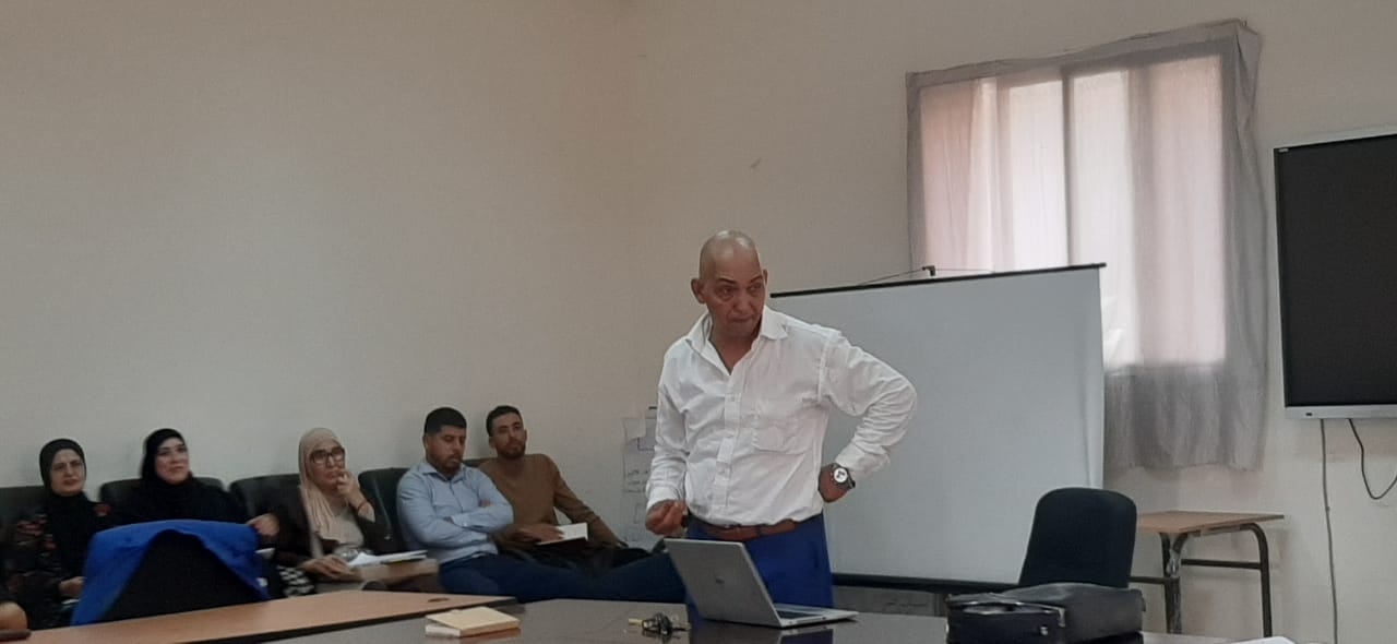 لقاء تربوي بسطات يعمّق النقاش حول آليات التدبير الديداكتيكي لمادة اللغة العربية. 2 1000368996