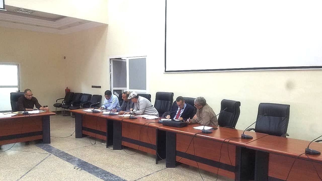 بالصور : لجنة المرافق العمومية بآسفي تعقد اجتماعاً تحضيرياً لمناقشة ملفات هامة قبل الدورة الاستثنائية للمجلس الجماعي 1 IMG 20251031 WA0066