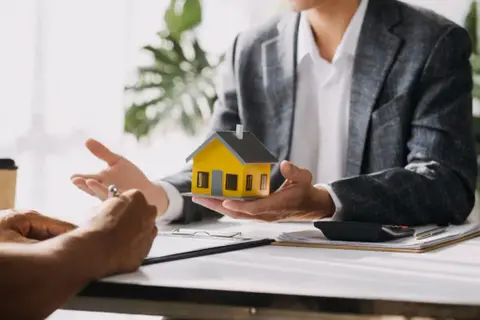 real estate 1 1 1200x800 1 1024x683 1