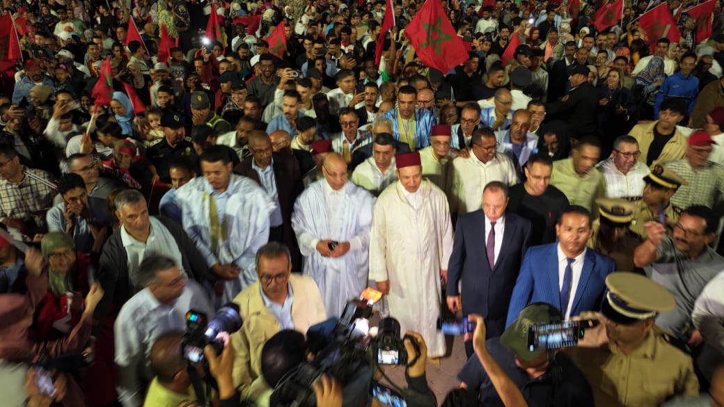 ساكنة مدينة العيون تخرج للاحتفال بالقرار الاممي التاريخي عن مجلس الامن الدولي 13 1000370133 1