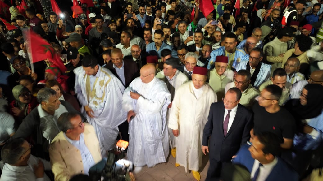 ساكنة مدينة العيون تخرج للاحتفال بالقرار الاممي التاريخي عن مجلس الامن الدولي 6 1000370134 1