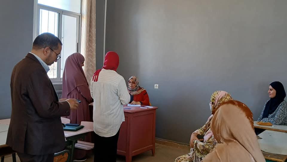 المديرة الإقليمية للتربية بكلميم في زيارة ميدانية لمؤسسات تعليمية ببويزكارن 7 1000370833