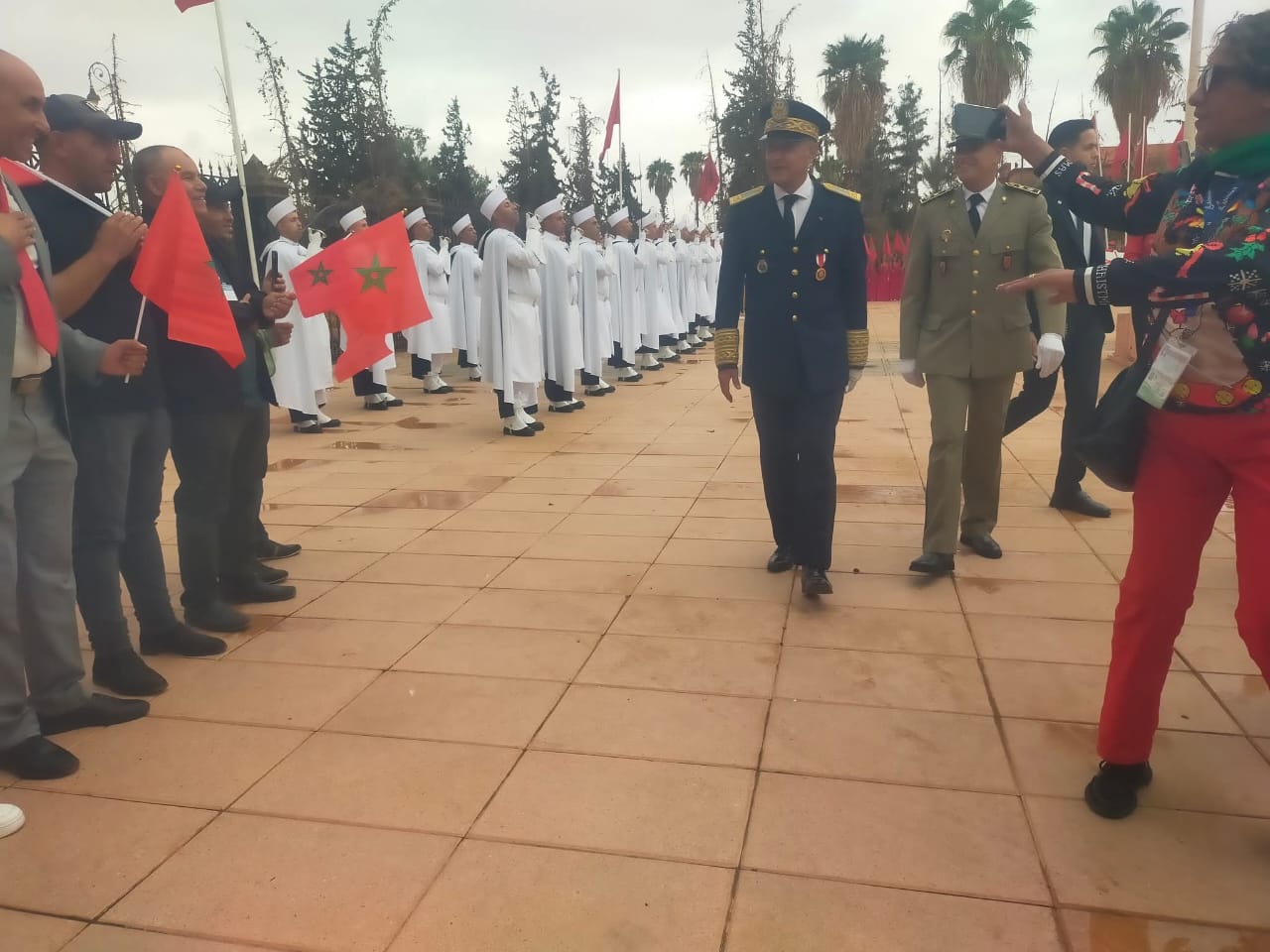 قلعة السراغنة تحتفي بالذكرى الخمسين للمسيرة الخضراء في حفل مهيب ترأسه عامل الإقليم سمير اليزيدي 7 1000375266