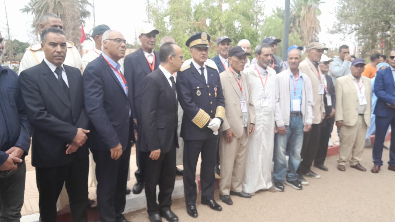 قلعة السراغنة تحتفي بالذكرى الخمسين للمسيرة الخضراء في حفل مهيب ترأسه عامل الإقليم سمير اليزيدي 9 1000375268