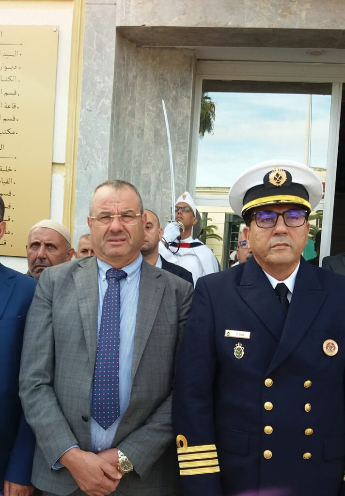 الكاتب العام لعمالة الفحص انجرة يترأس مراسيم تحية العلم الوطني ، في الذكرى 50 للمسيرة الخضراء. 6 1000375384