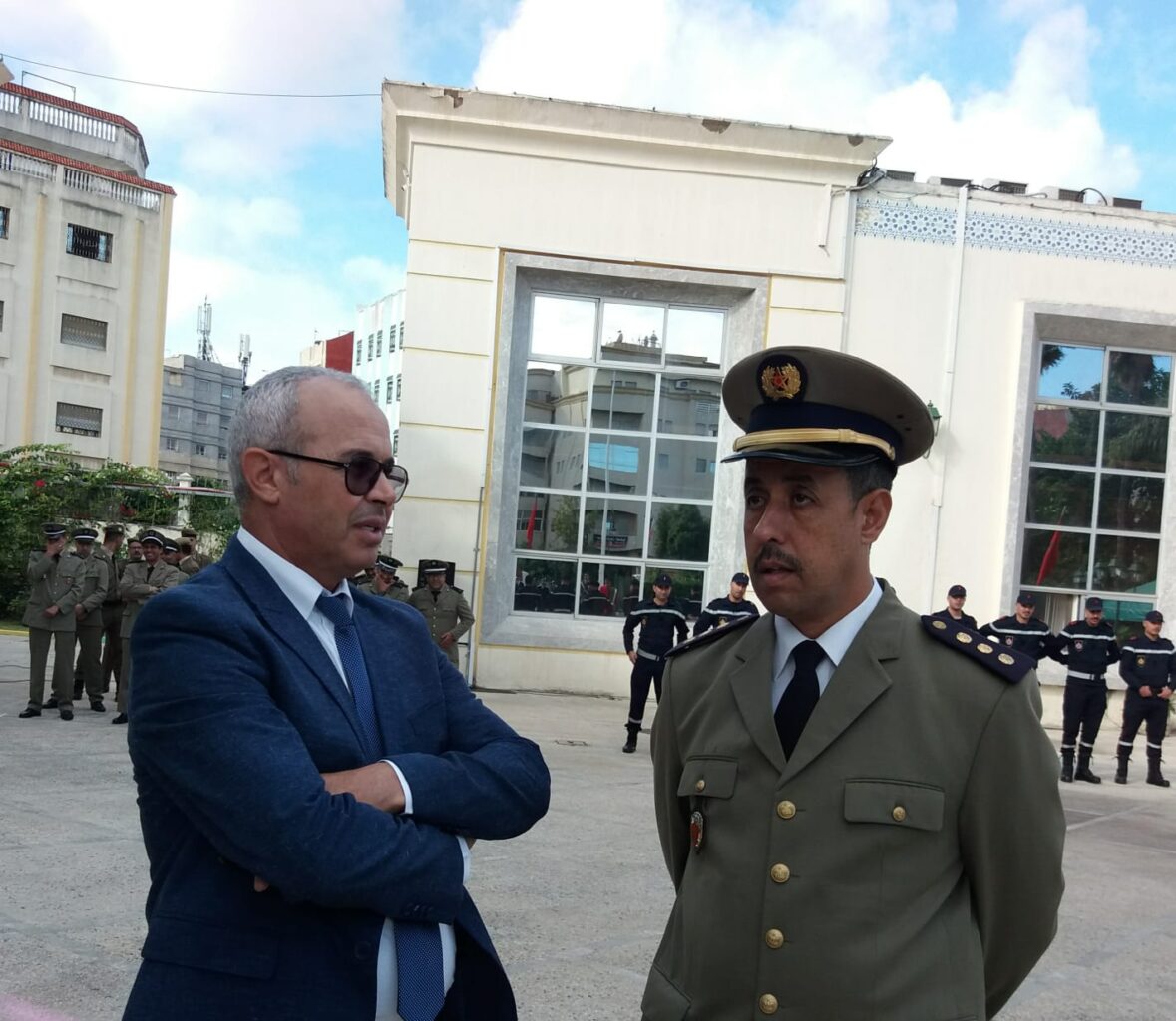 الكاتب العام لعمالة الفحص انجرة يترأس مراسيم تحية العلم الوطني ، في الذكرى 50 للمسيرة الخضراء. 7 1000375385