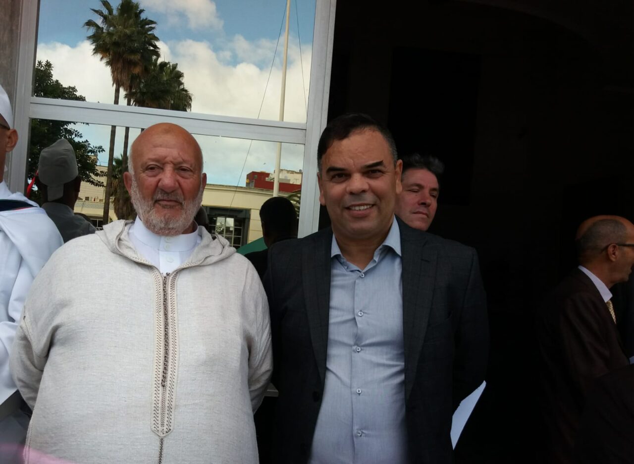 الكاتب العام لعمالة الفحص انجرة يترأس مراسيم تحية العلم الوطني ، في الذكرى 50 للمسيرة الخضراء. 10 1000375388