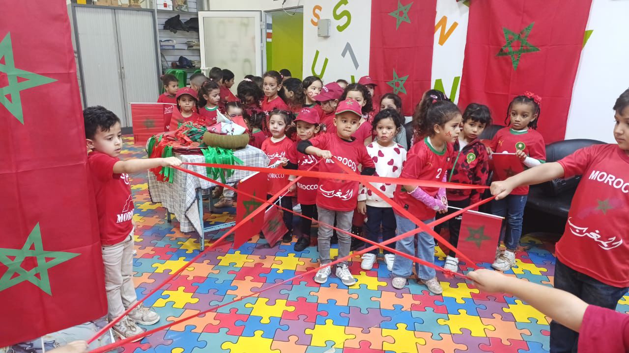 تلاميذ مؤسسة ماجدة يحتفلون بذكرى المسيرة الخضراء المظفرة في جو بهيج 2 1000375846