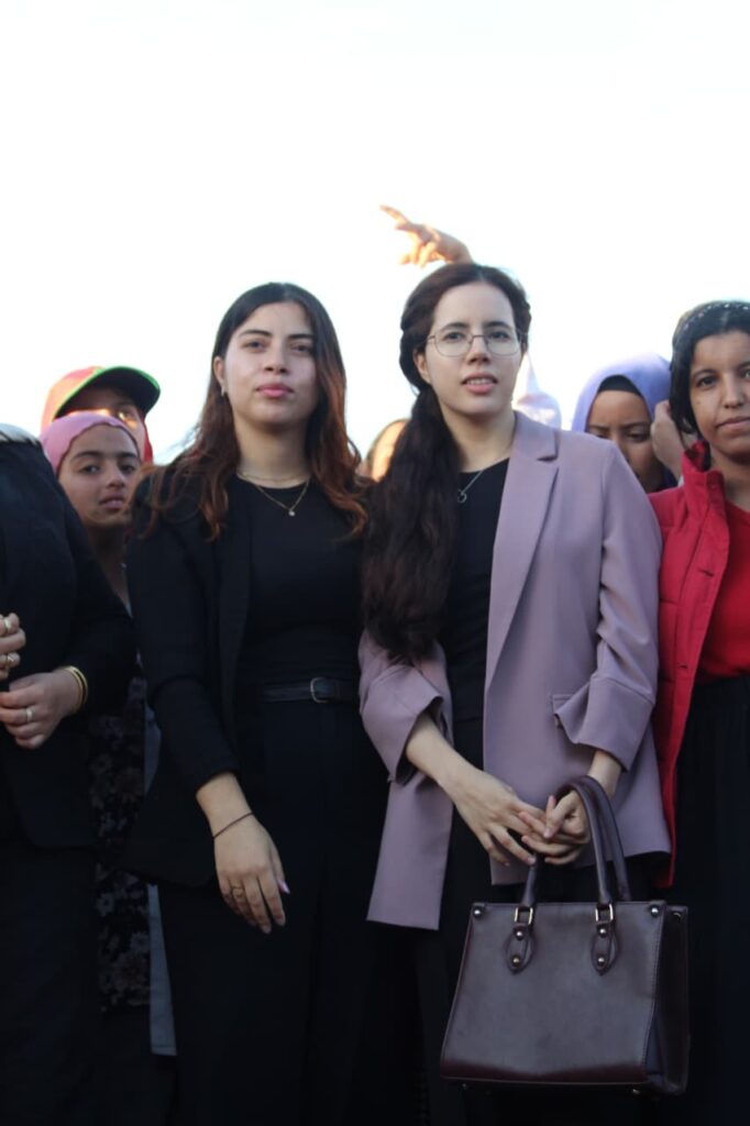 ابن احميدة الصويرة….الثانوية الإعدادية عمر بن جلون بزاوية إبن احميدة: أمسية وطنية خالدة تضيء سماء التميز والوفاء للوطن. 2 1000380970