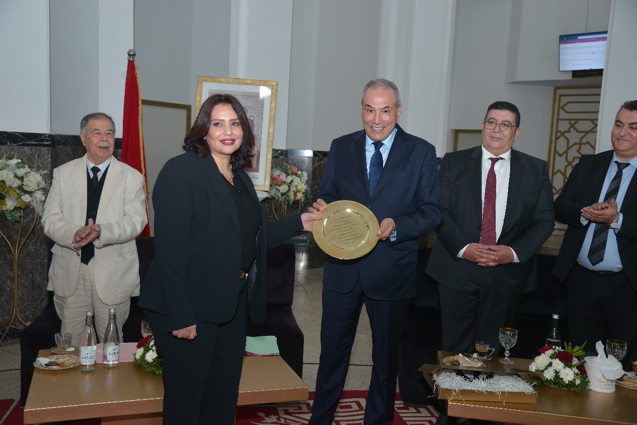 تكريم الأستاذ بوشعيب محب الرئيس الأول السابق لمحكمة الاستئناف بطنجة 2 1000382233