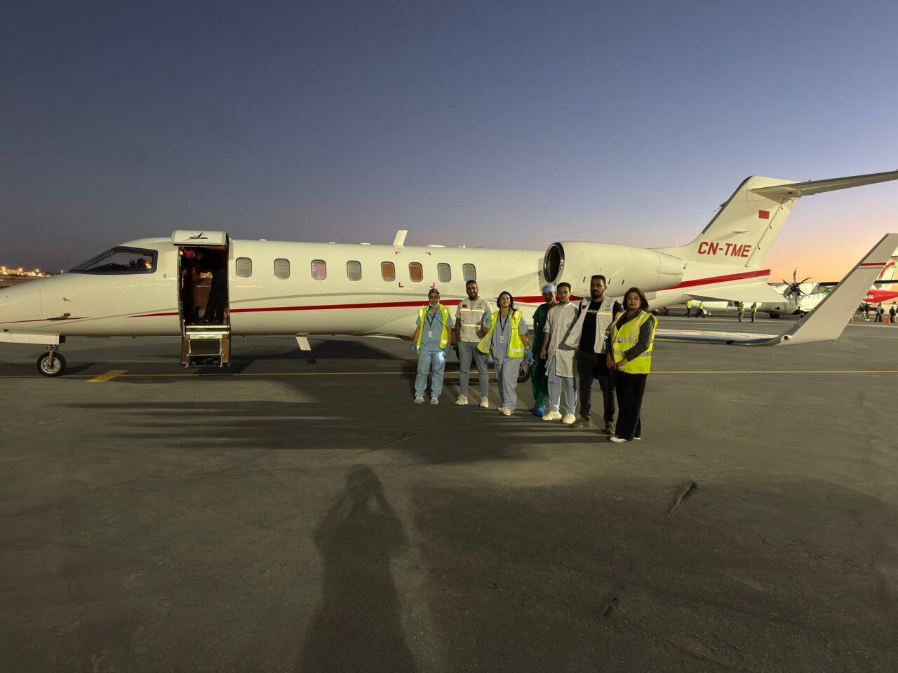 العيون : وزارة الصحة و الحماية الاجتماعية تؤمن نقلا جويا استعجاليا لرضيع حديث الولادة في وضعية حرجة 5 1000388063