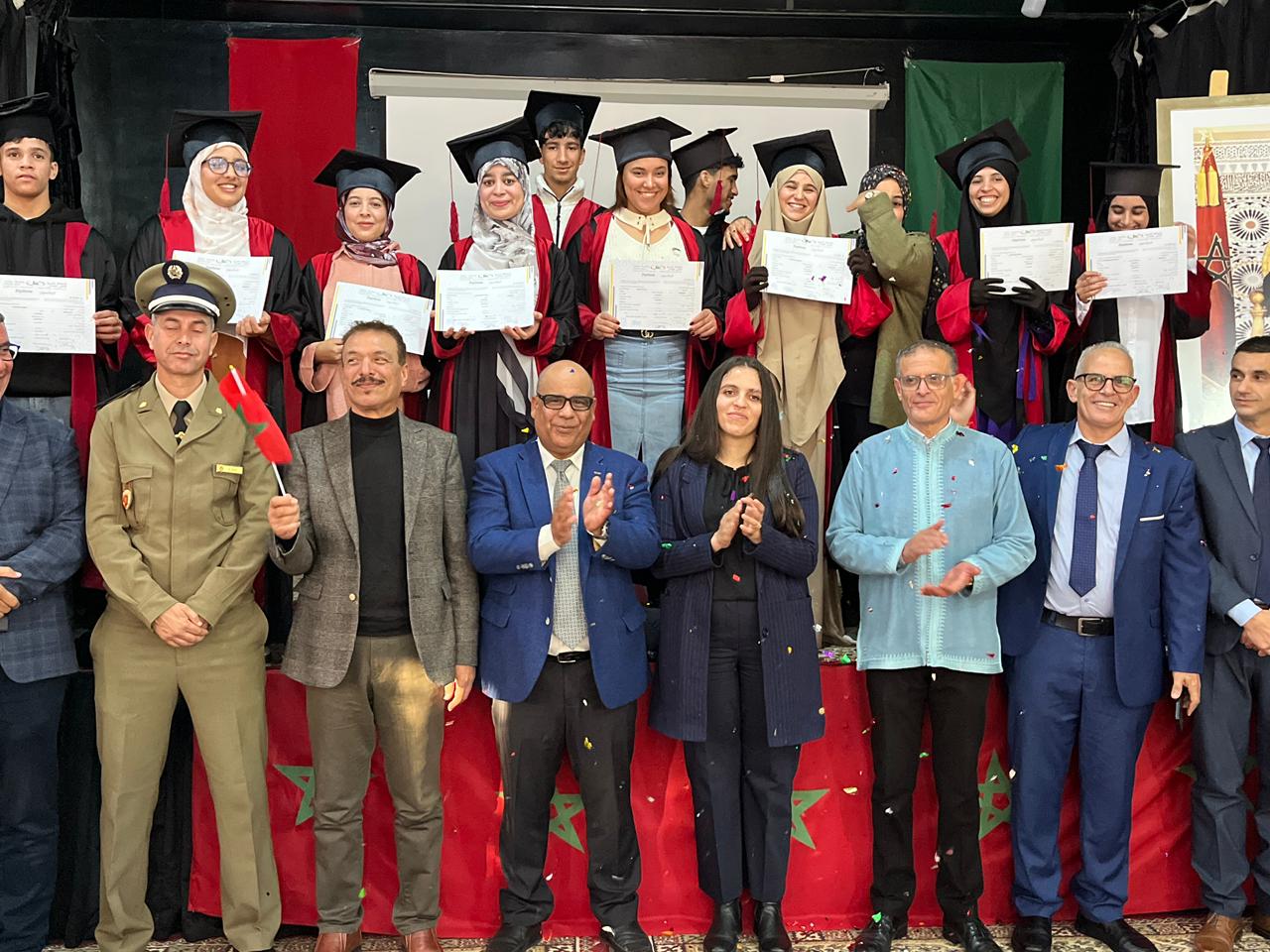 تيفلت.. هيئات مدنية محلية تحتفي بثلاث مناسبات وطنية في حفل فني متنوع 11 1000388202