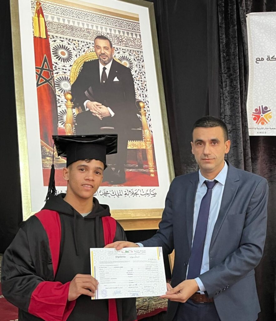 تيفلت.. هيئات مدنية محلية تحتفي بثلاث مناسبات وطنية في حفل فني متنوع 23 1000388213