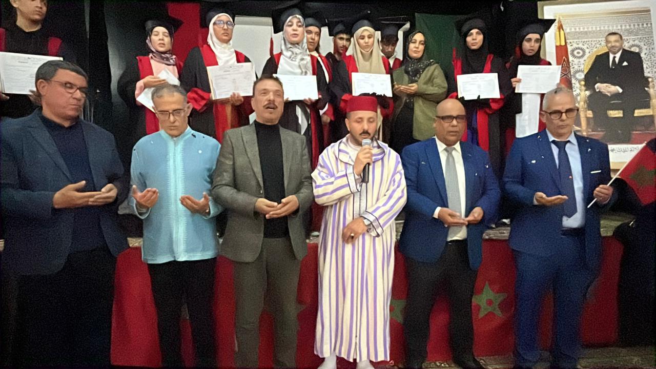 تيفلت.. هيئات مدنية محلية تحتفي بثلاث مناسبات وطنية في حفل فني متنوع 24 1000388214