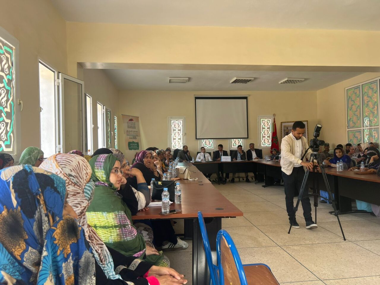 بوجدور تُشعل "محرك التشغيل" من قلب المقاطعة الثالثة: حلول الغد تنبثق من لقاءات القرب" 5 1000388442