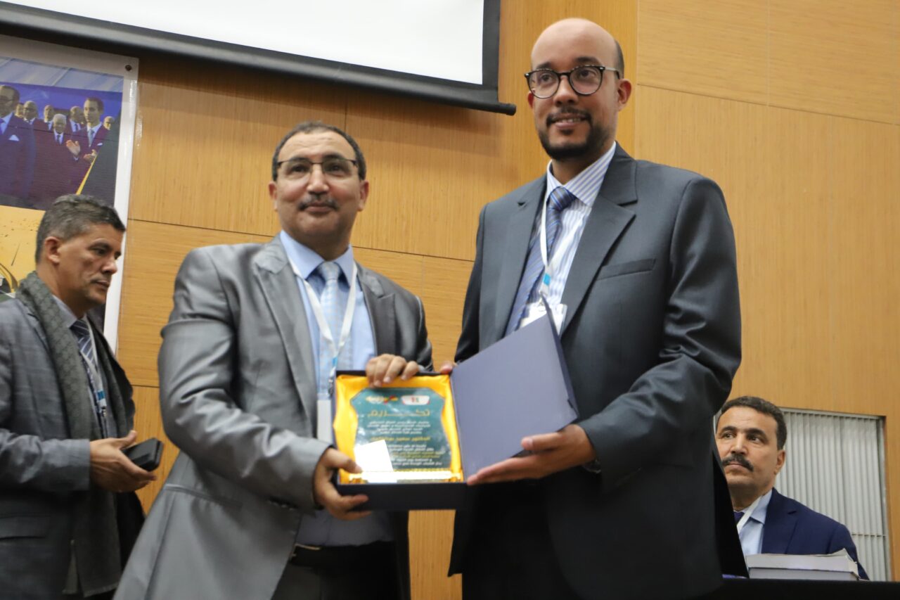 ندوة وطنية حول قضية الصحراء المغربية في ضوء "القرار الأممي الأخير … 8 1000390157