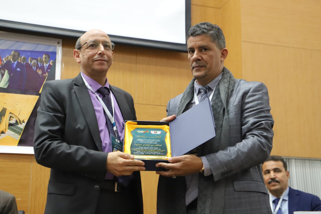 ندوة وطنية حول قضية الصحراء المغربية في ضوء "القرار الأممي الأخير … 9 1000390158