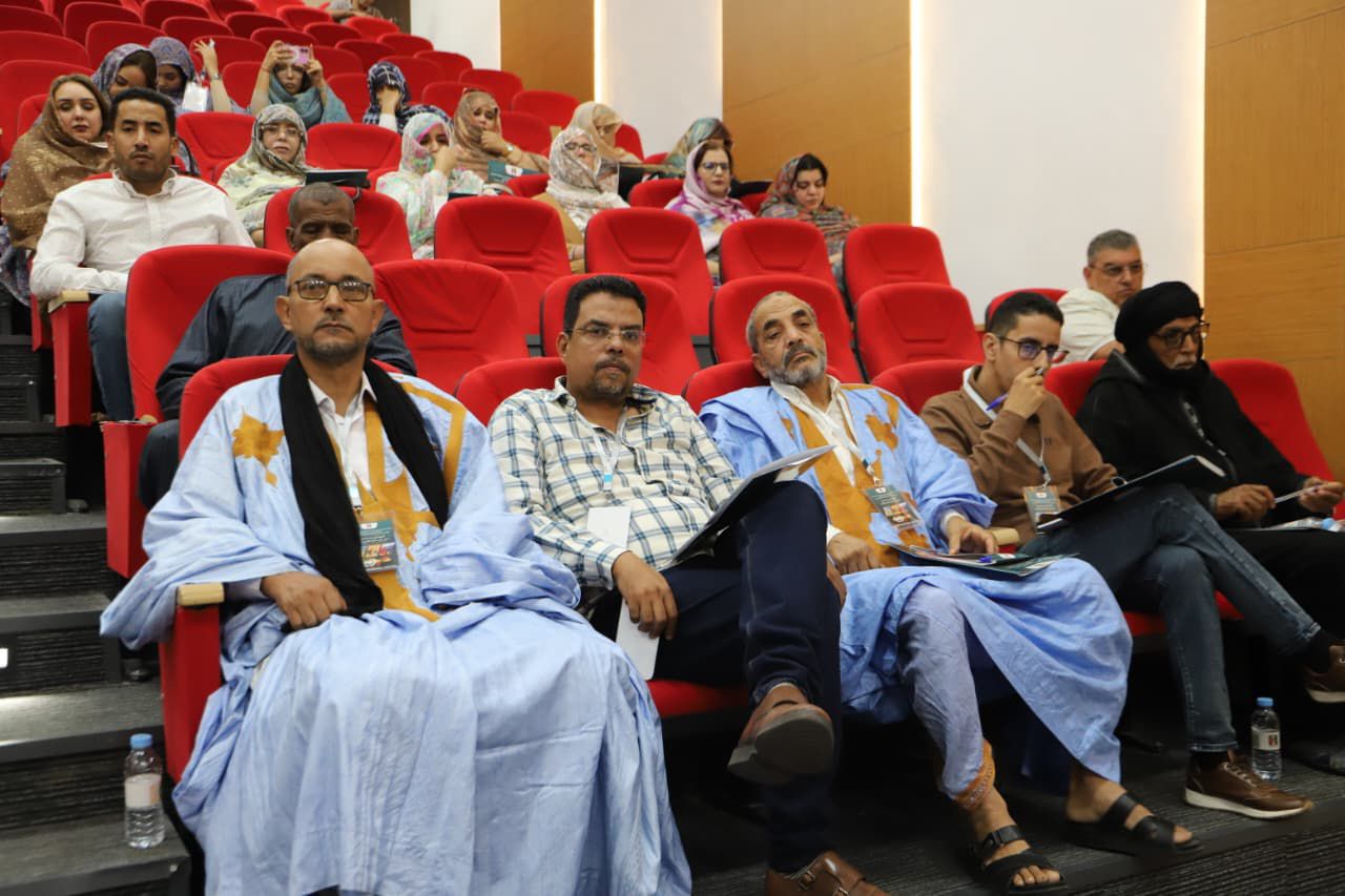 ندوة وطنية حول قضية الصحراء المغربية في ضوء "القرار الأممي الأخير … 11 1000390162