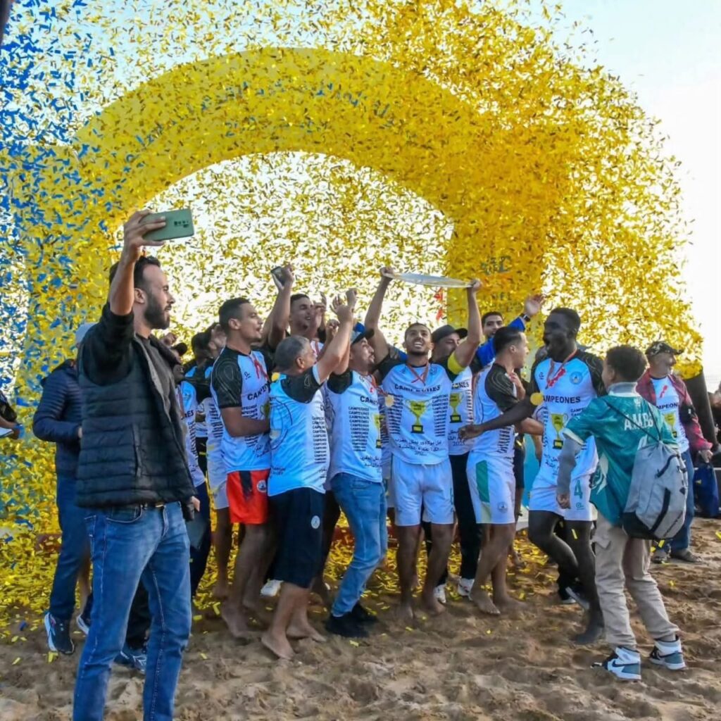 أمل موكادور لكرة القدم الشاطئية بطلا للمغرب لسنة 2025 3 1000390399