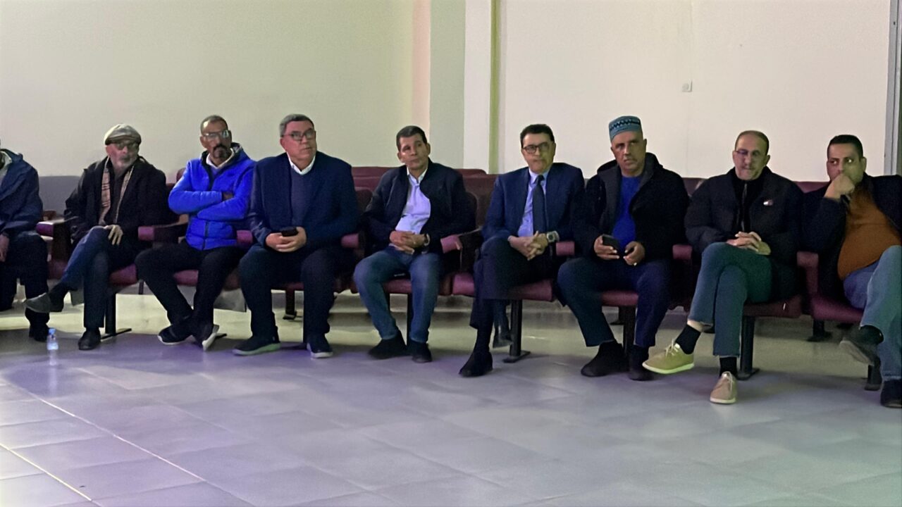 تيفلت..حضور رئيس الجماعة وأعضاء عن المجلس لليوم الختامي للدورة التكوينية في الارتجال المسرحي لدار الشباب 9 يوليوز. 3 1000393349