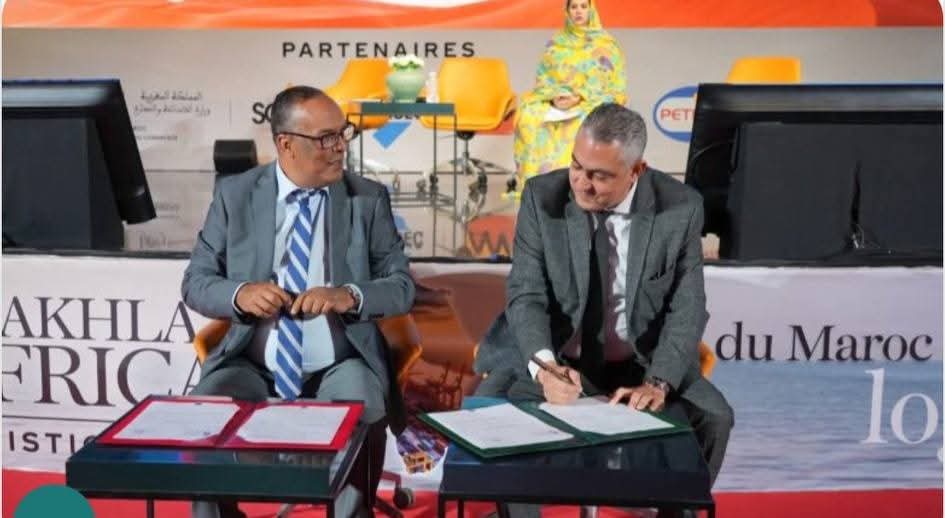 شراكة لوجيستية واعدة… أنوار أربعي يمثّل جهة الشمال في توقيع اتفاقية مع غرفة الداخلة 2 1000396525