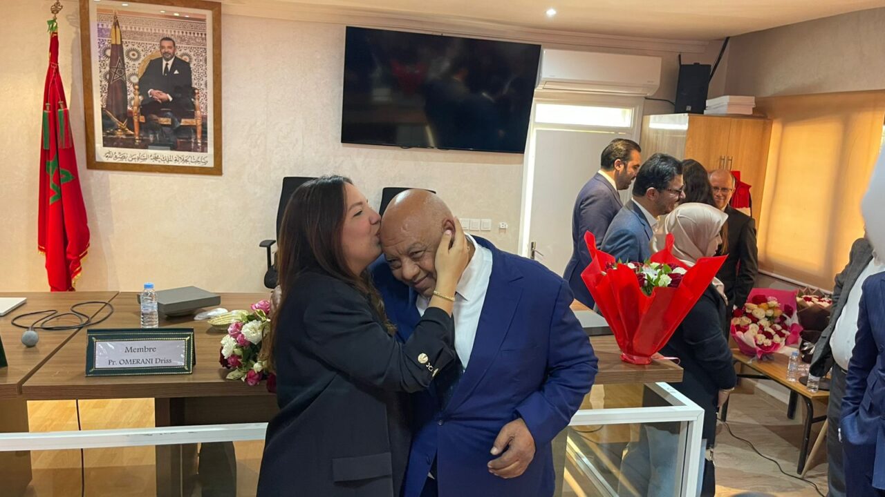 بالصور : الدكتورة زينب الزعيم تنال شهادة الدكتوراه بميزة “مشرف جداً” عن أطروحة حول حكامة الفيدراليات البيمهنية لقطاع الدواجن 2 1000396846