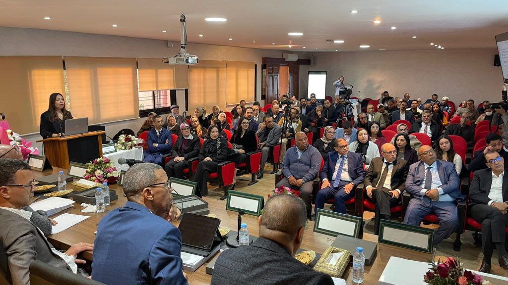 بالصور : الدكتورة زينب الزعيم تنال شهادة الدكتوراه بميزة “مشرف جداً” عن أطروحة حول حكامة الفيدراليات البيمهنية لقطاع الدواجن 6 1000396849