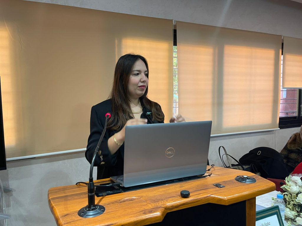 بالصور : الدكتورة زينب الزعيم تنال شهادة الدكتوراه بميزة “مشرف جداً” عن أطروحة حول حكامة الفيدراليات البيمهنية لقطاع الدواجن 11 1000396854