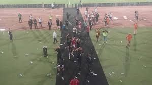 الإعلام المصري يبالغ في تضخيم أحداث مباراة الجيش الملكي والأهلي… وتاريخ الملاعب يفضح ازدواجيته 3 1000396946
