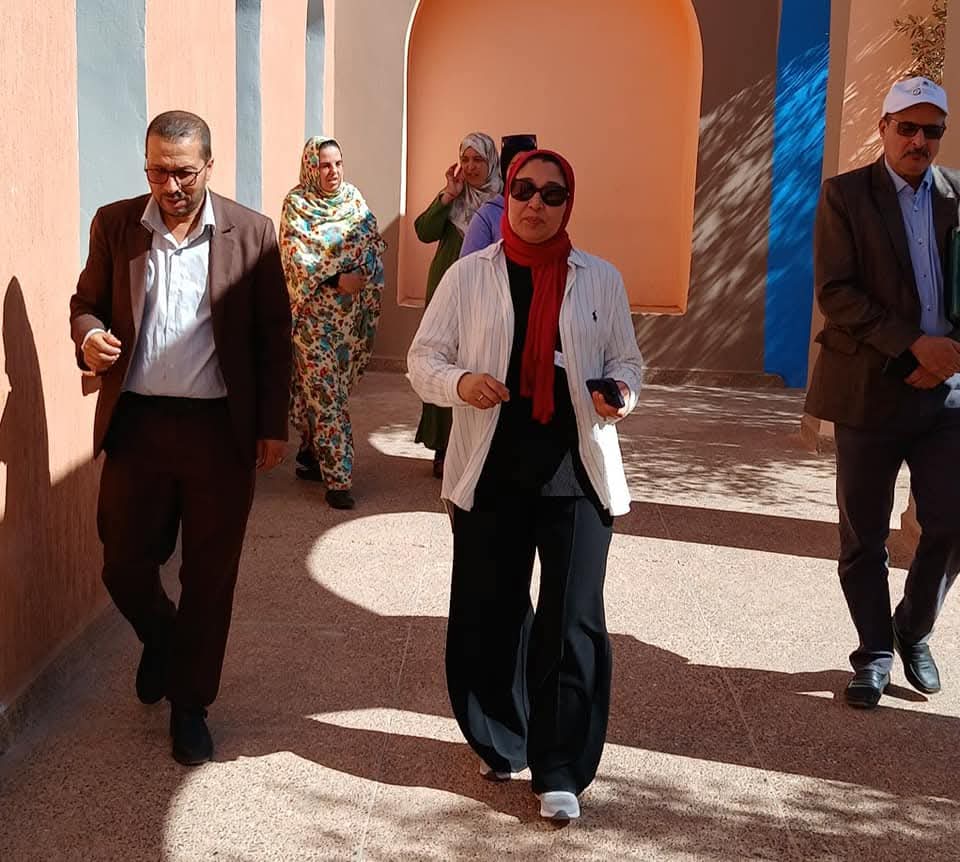 المديرة الإقليمية للتربية بكلميم في زيارة ميدانية لمؤسسات تعليمية ببويزكارن 1 IMG 20251101 WA0094