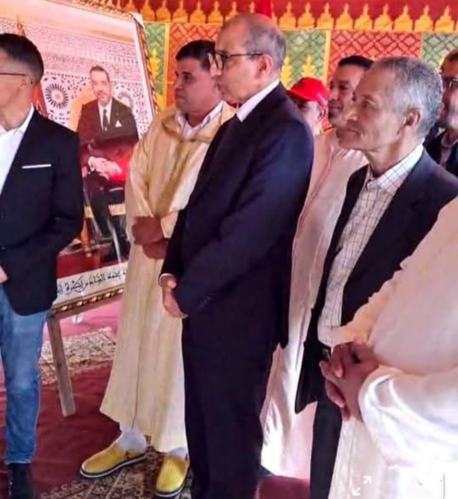 عامل إقليم شتوكة آيت باها يُشرف على تدشين طريق AB24 بمدينة آيت باها احتفاءً بذكرى المسيرة الخضراء 1 IMG 20251106 WA0152