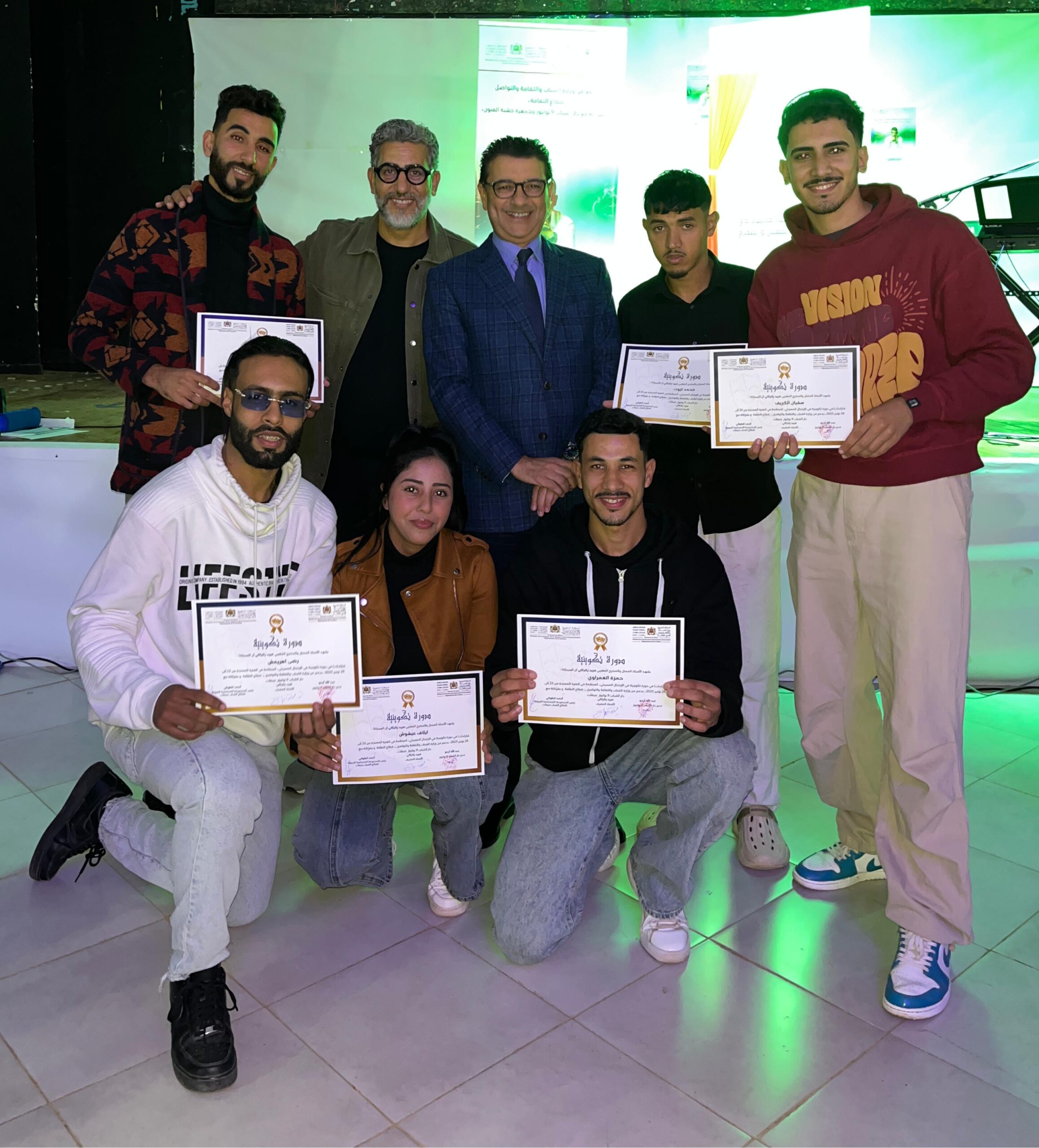 تيفلت..حضور رئيس الجماعة وأعضاء عن المجلس لليوم الختامي للدورة التكوينية في الارتجال المسرحي لدار الشباب 9 يوليوز. 1 IMG 20251126 WA0190 scaled