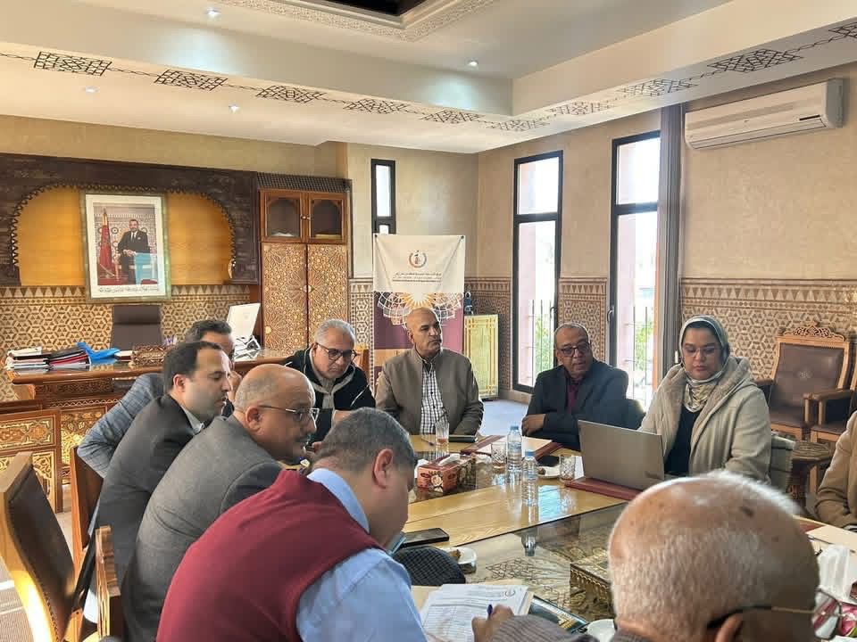 اجتماع تنسيقي برئاسة حسن شميس لتنزيل البرنامج الوطني لإحداث الهيئات الحرفية للصناعة التقليدية بجهة مراكش آسفي 1 IMG 20251130 WA0071