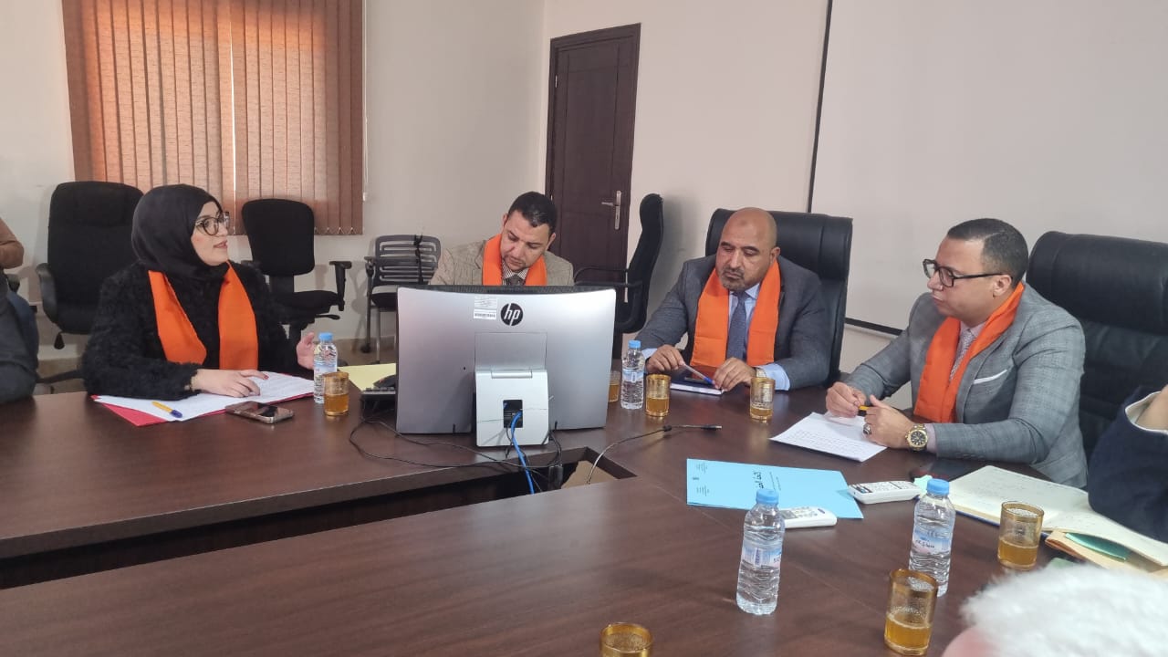 قلعة السراغنة : وكيل الملك يترأس إجتماعا تنسيقيا مع مختلف القطاعات والمؤسسات العمومية بالإقليم وذلك في إطار الحملة الوطنية 23 للعنف ضد النساء تحت شعار"معا لتكريس حق المرأة في حياة خالية من العنف الواقعي والرقمي" . 6 1000397316