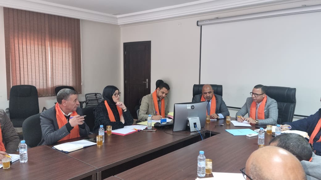 قلعة السراغنة : وكيل الملك يترأس إجتماعا تنسيقيا مع مختلف القطاعات والمؤسسات العمومية بالإقليم وذلك في إطار الحملة الوطنية 23 للعنف ضد النساء تحت شعار"معا لتكريس حق المرأة في حياة خالية من العنف الواقعي والرقمي" . 2 1000397318